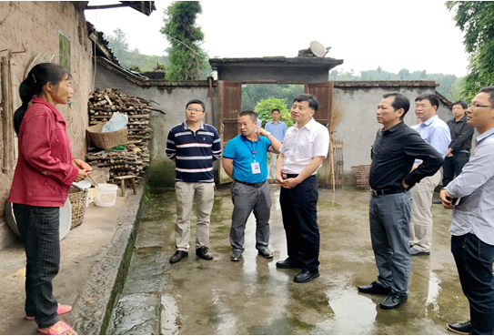 省工商联副主席袁明督查泸县&ldquo;万企帮万村&rdquo;精准扶贫事情