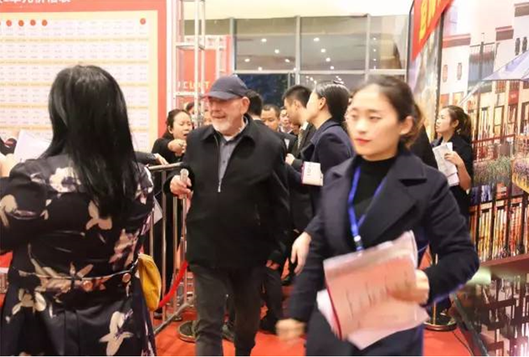 尊龙集团世纪城欢喜汇LOFT公寓盛大开盘，，，投资不再&ldquo;一层稳固&rdquo;！