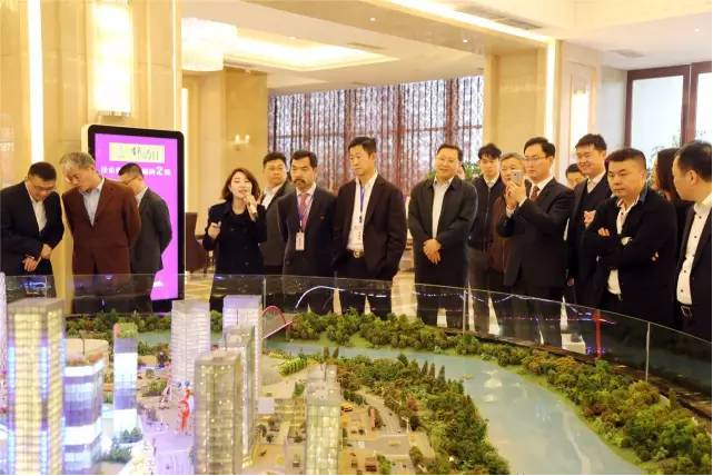 中青企协会考察尊龙集团世纪城：看到了泸州都会现代化生长趋势
