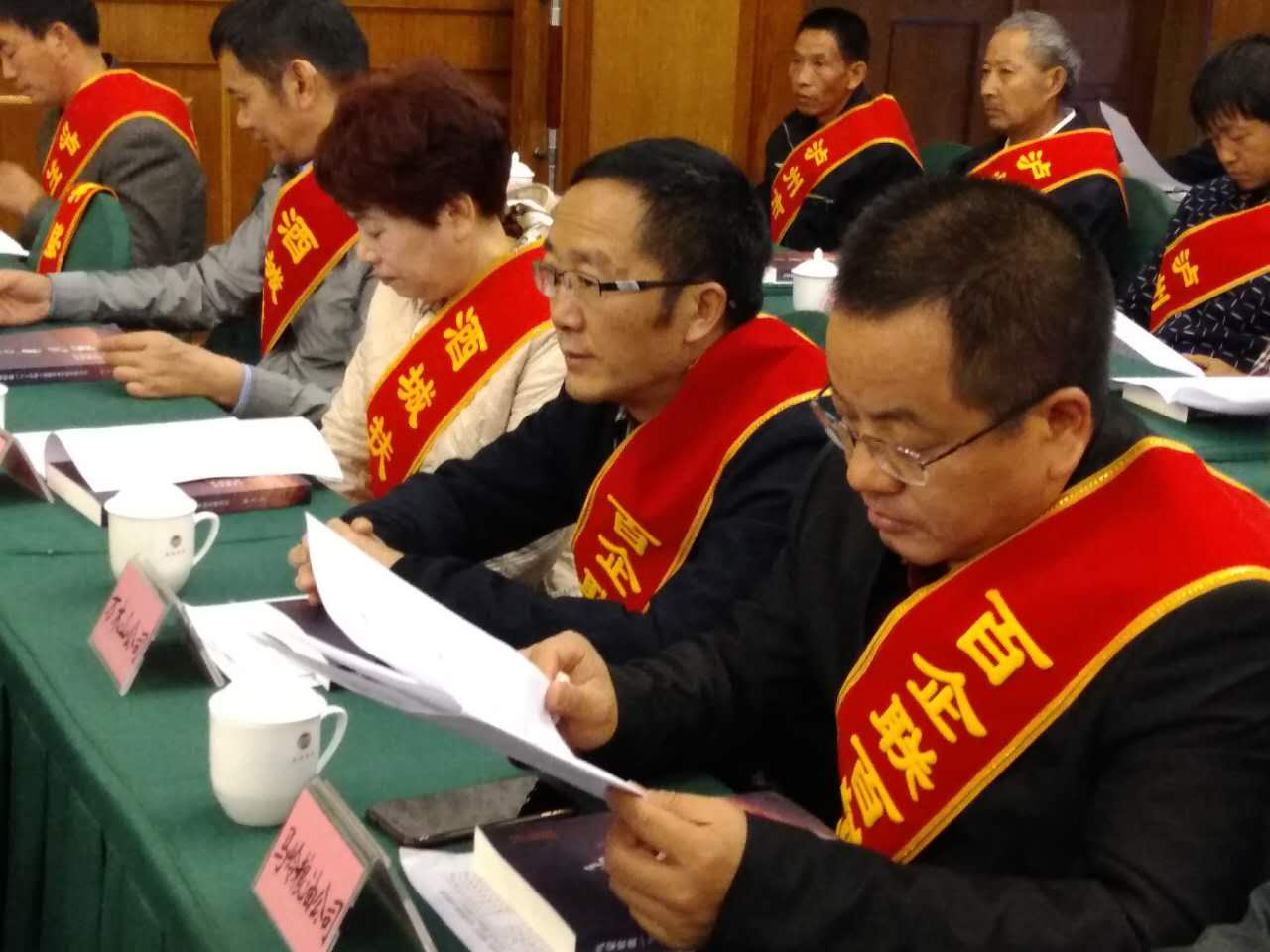 尊龙集团集团获得&ldquo;百企联百村&rdquo;先进单位表扬