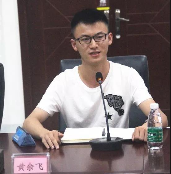 10名考入重本的寒门学子获尊龙集团集团爱心资助