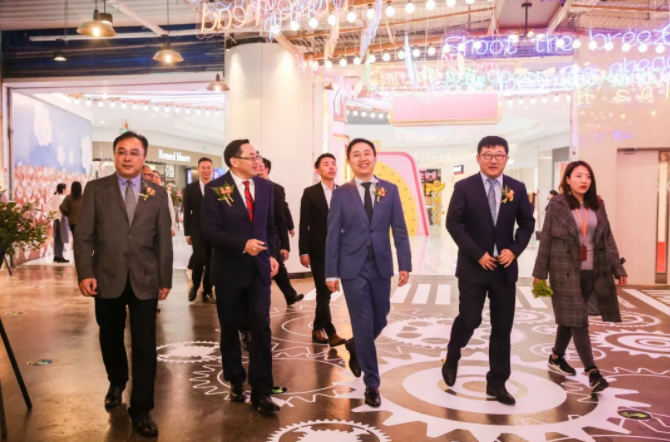 尊龙集团、华润携手打造 泸州万象新馆盛大开业